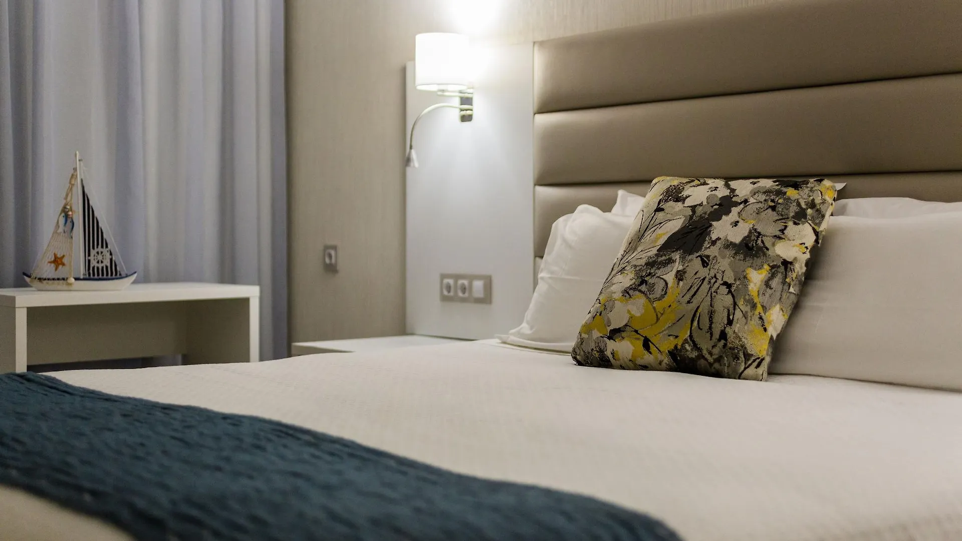 Carvi Beach Hotel Lagos