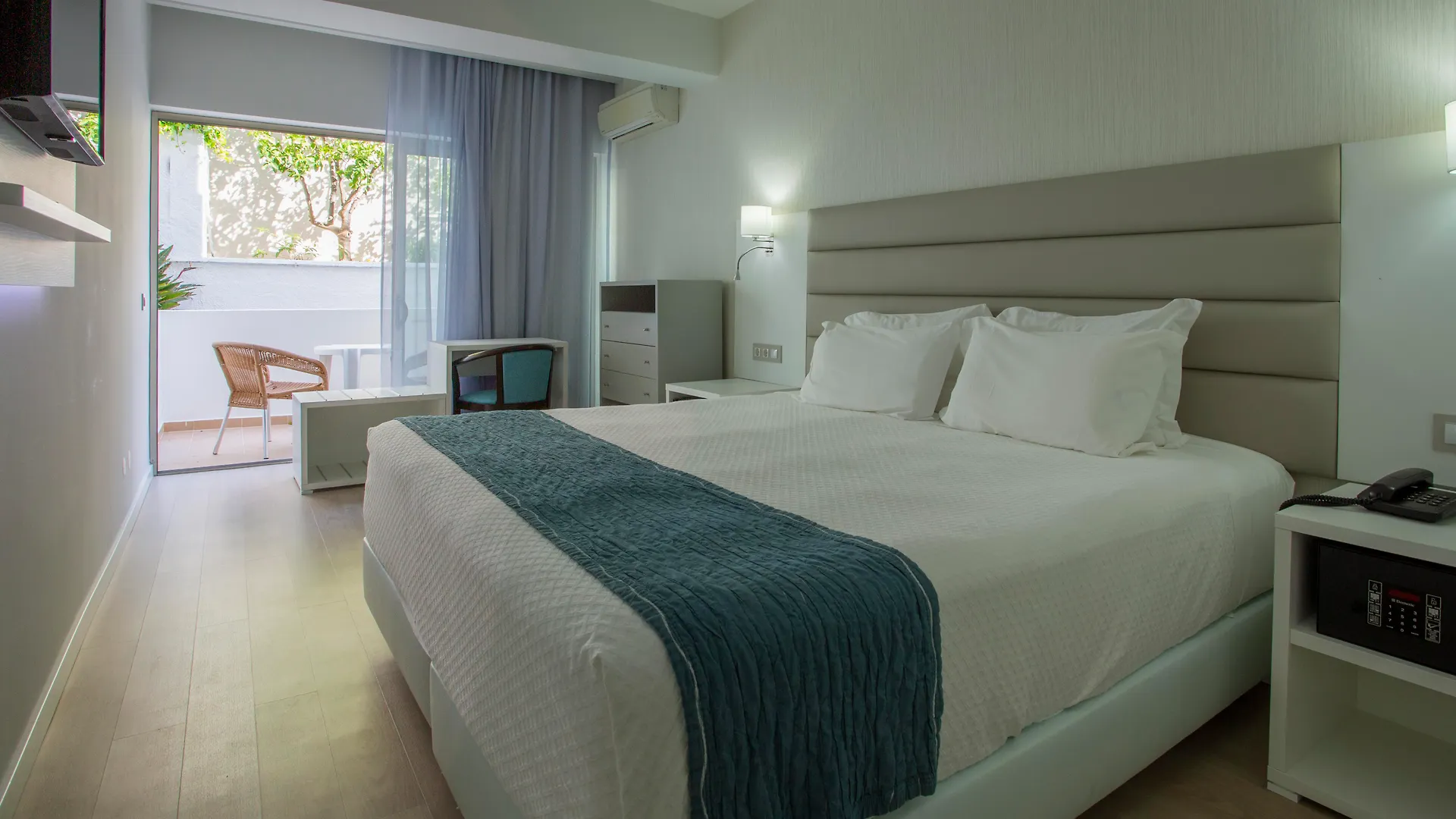 Carvi Beach Hotel Lagos 3*,