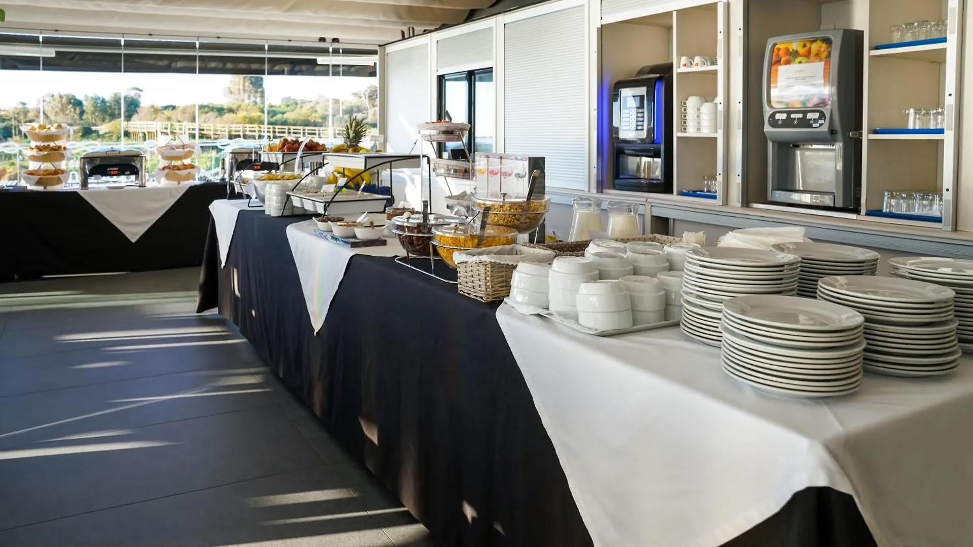 Carvi Beach Hotel Lagos